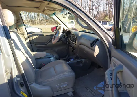 2002 Toyota Sequoia Limited V8 из США, поврежденный, VIN 5TDBT48A22S113985